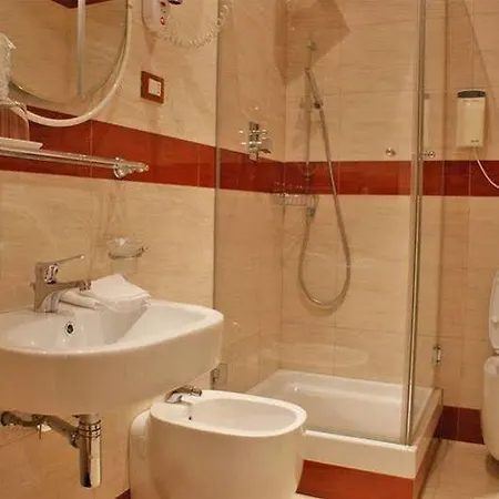 Отель Marghera Рим